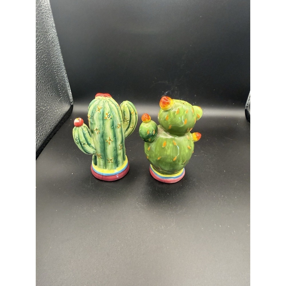 Vintage‎ Cactus Salt Pepper Shakers Set Ceramic Southwestern Desert Style